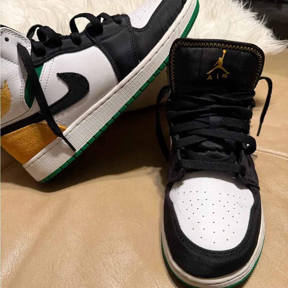 Nike Men's Multicolor High-Top Sneakers - Picture 2 of 4
